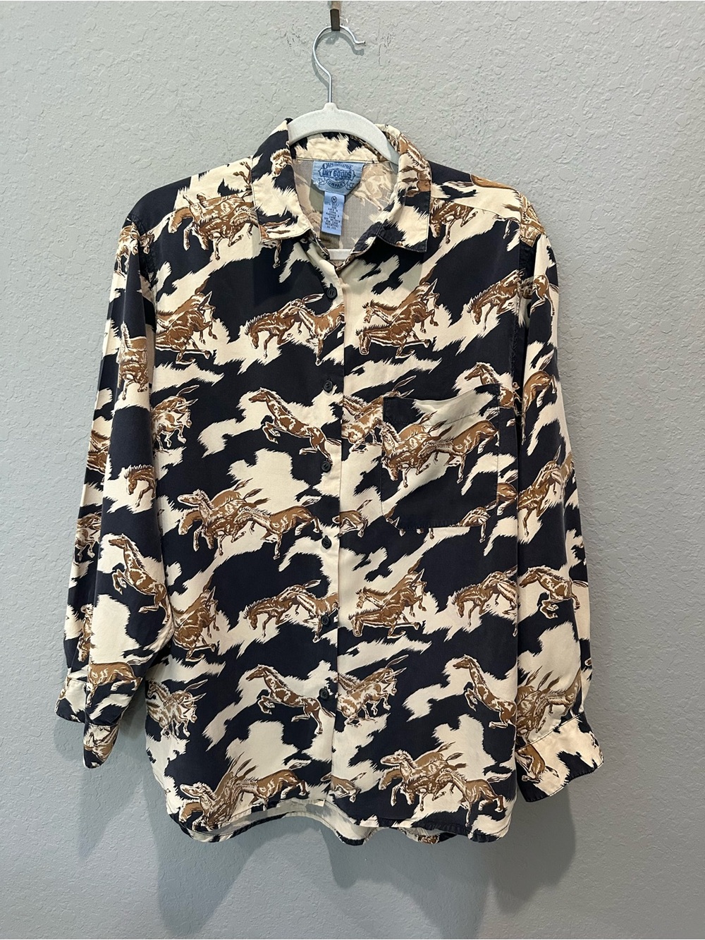 VTG 100% Silk Horse Theme Button Down Shirt Sz M By Cambridge Dry Goods Co